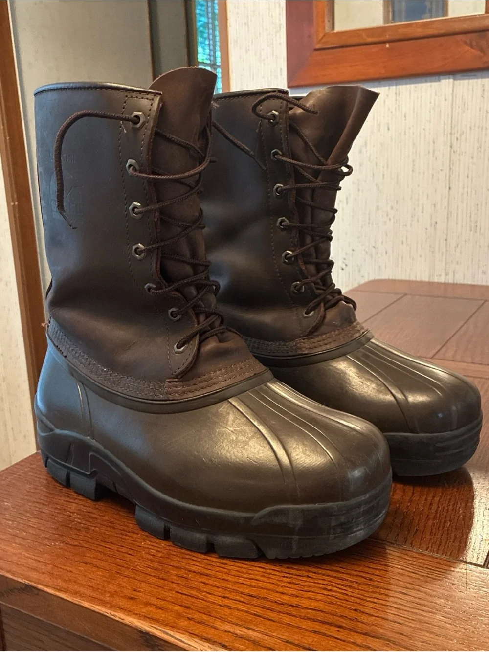 Sorel Chieftain Pac Boots Men's 9  Leather Insulated Felt Lined Winter Utility
